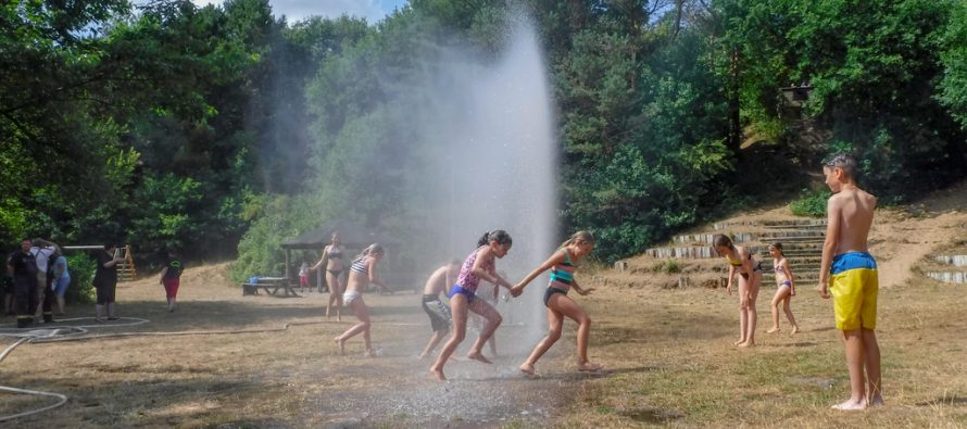 Wasserspiele bei der FFW Wallsbüll