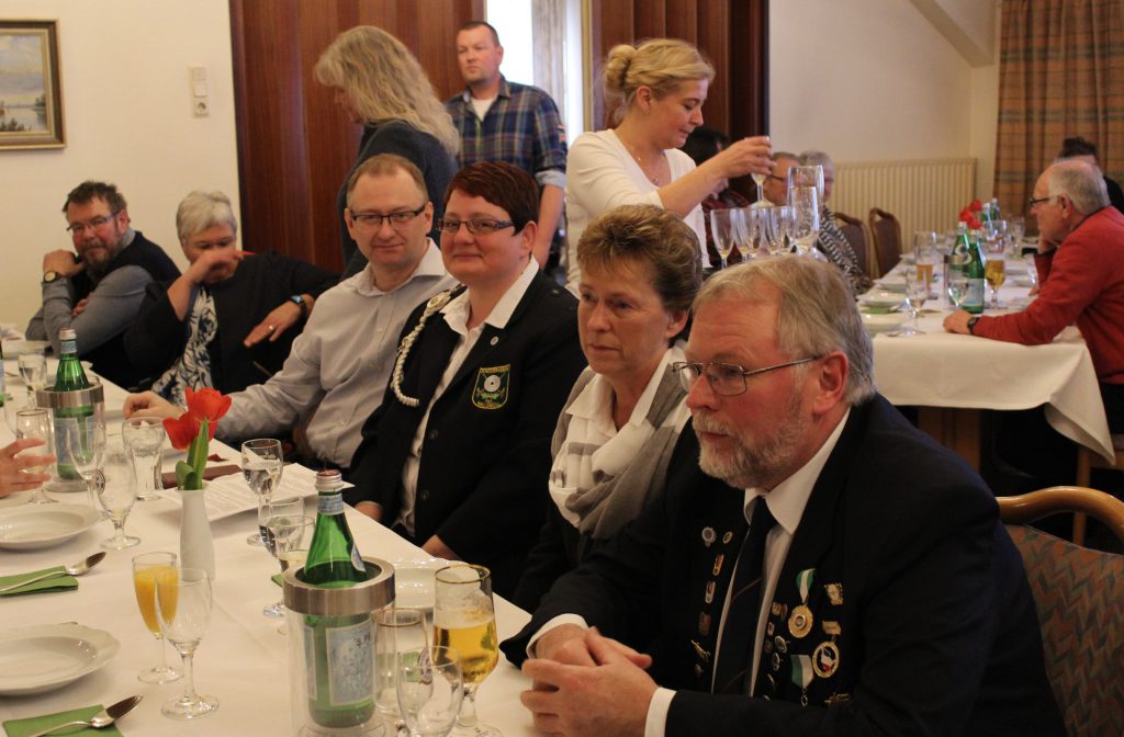 Bürger beim Neujahrsempfang - Foto: Helga Böwadt